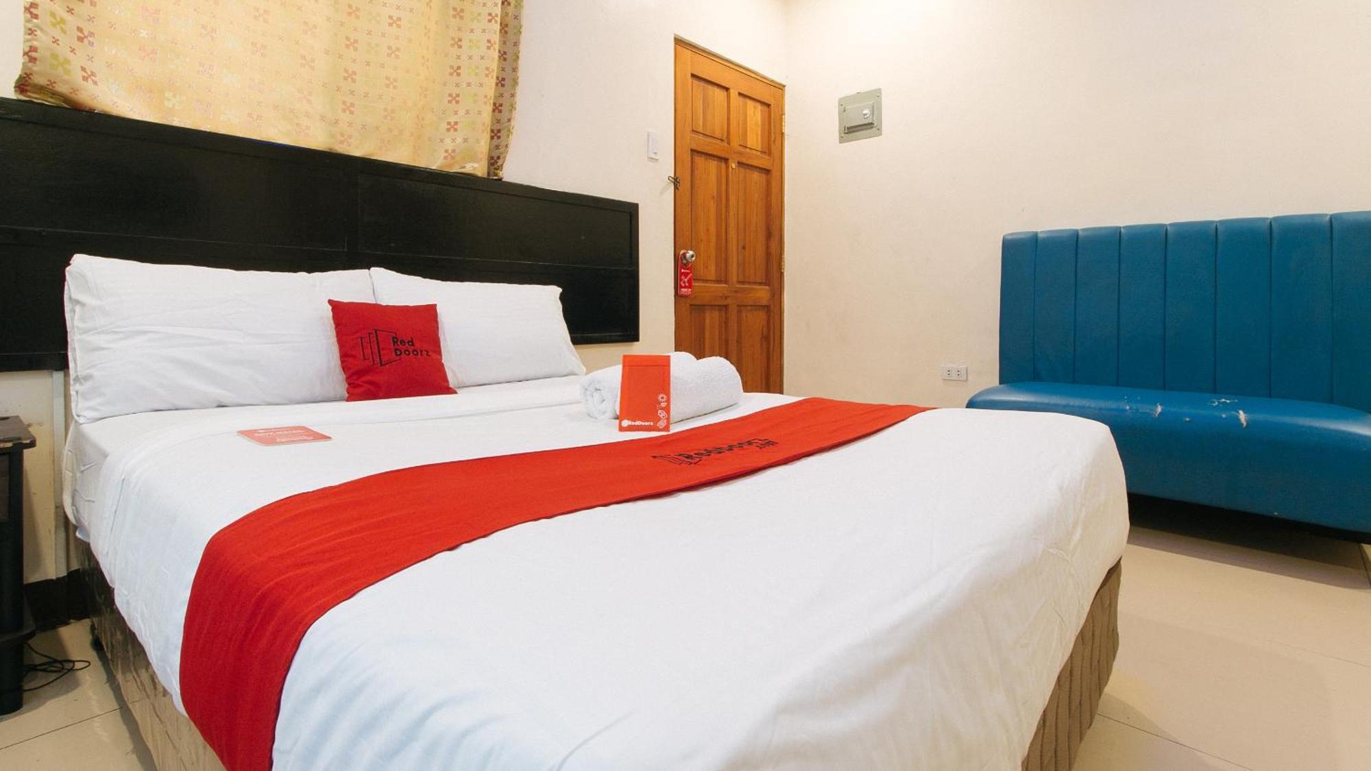 Reddoorz At V-Cat Apartelle Sampaloc Manila Exteriör bild