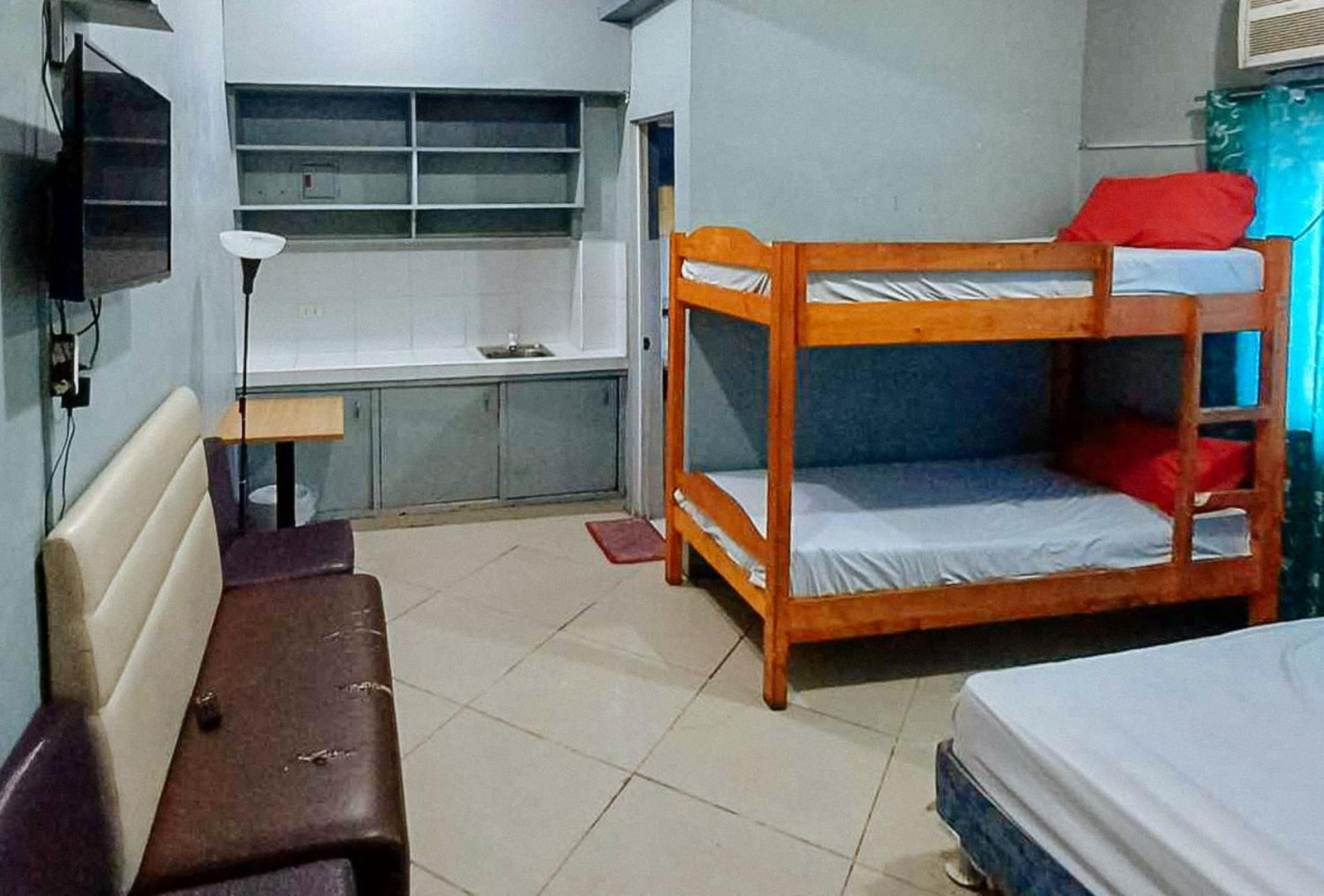 Reddoorz At V-Cat Apartelle Sampaloc Manila Exteriör bild