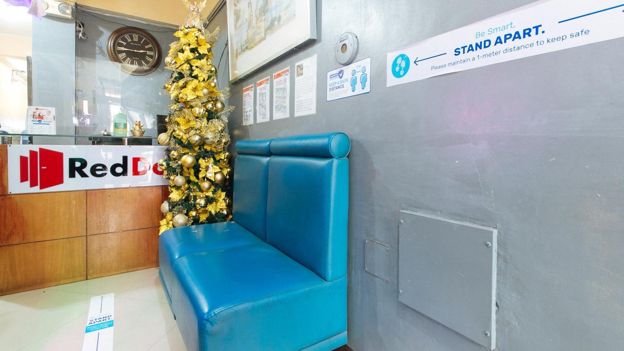 Reddoorz At V-Cat Apartelle Sampaloc Manila Exteriör bild