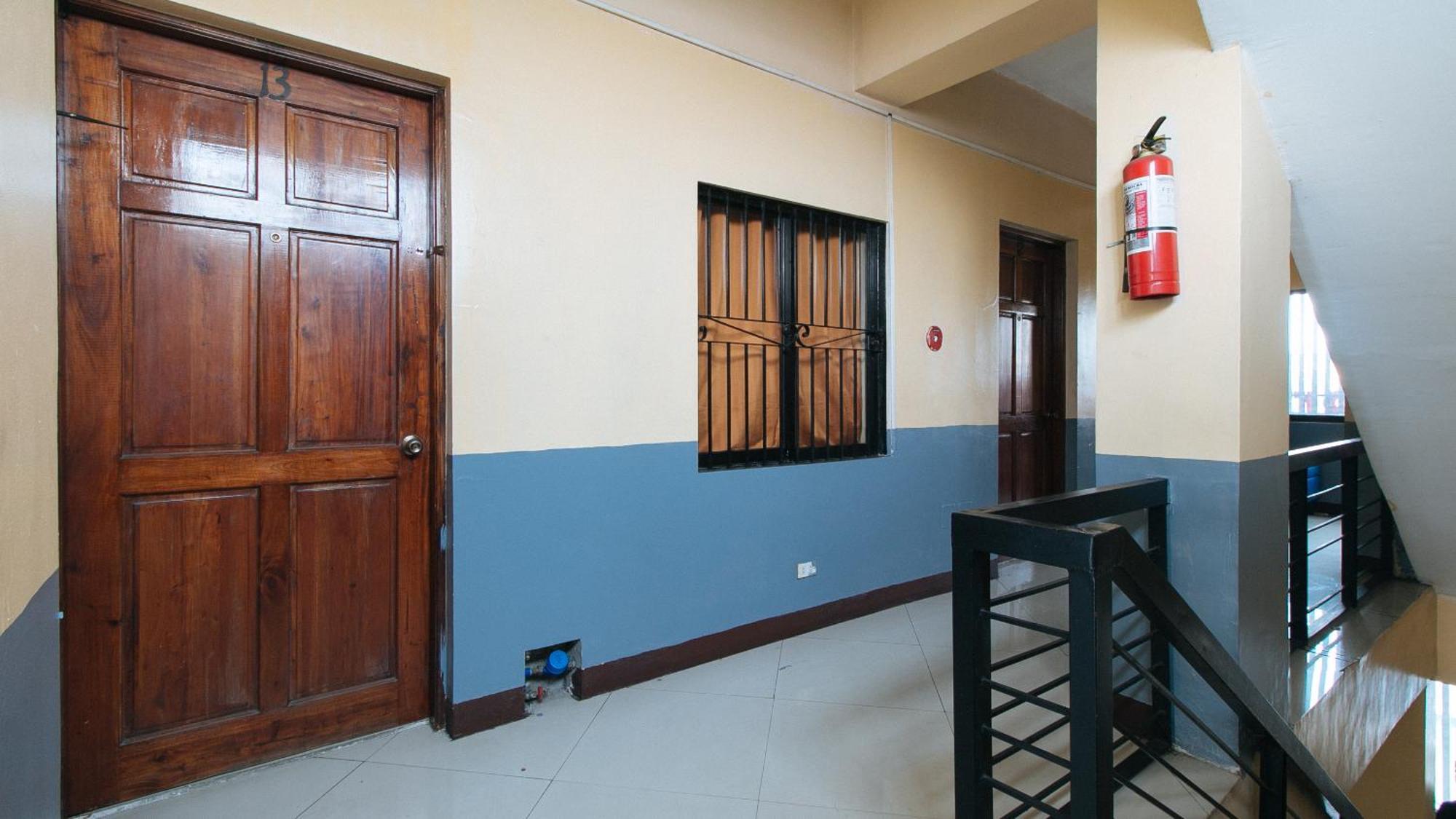 Reddoorz At V-Cat Apartelle Sampaloc Manila Exteriör bild