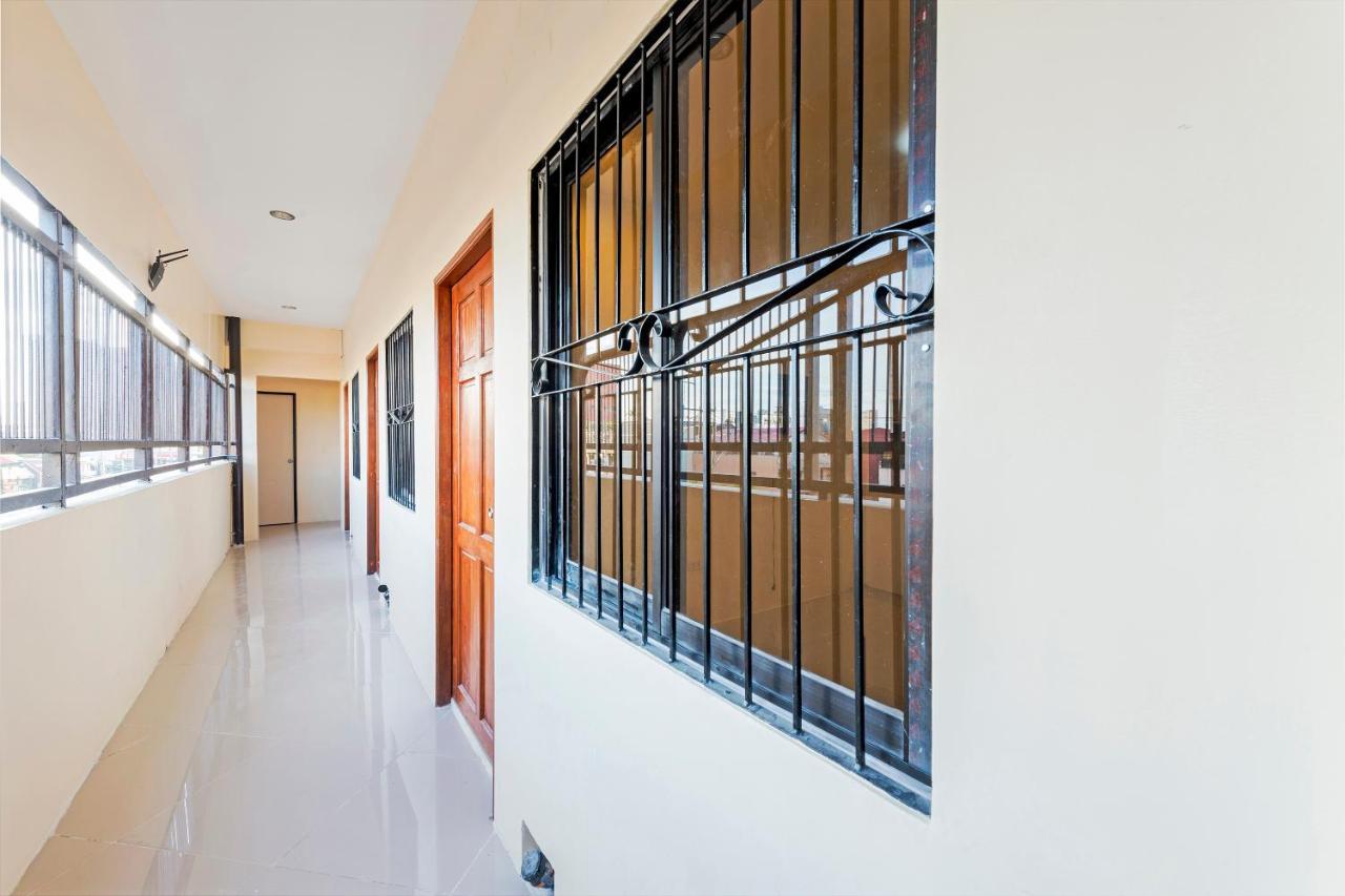 Reddoorz At V-Cat Apartelle Sampaloc Manila Exteriör bild